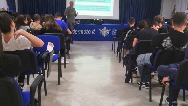 All’I.C. “Giuseppe Di Matteo”: una lezione di vita su due ruote e non solo