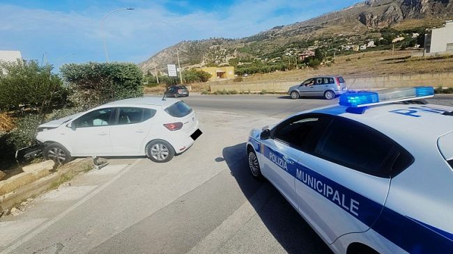 Incidente sulla Statale 113: in ospedale coppia di coniugi trapanesi