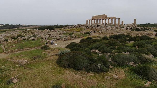 Selinunte, i volontari dell’Archeoclub  ripuliranno l’area del Tempio A