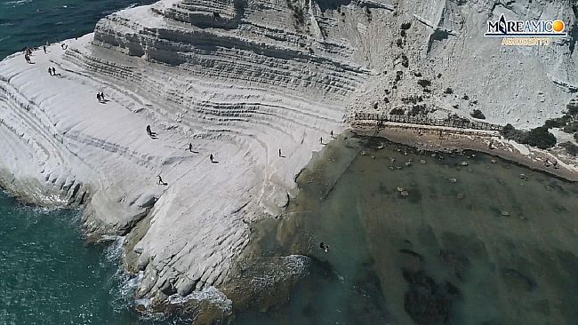 VIDEO- Continuano le denunce per gli accessi alla Scala dei Turchi.  Mareamico propone accessi contingentati