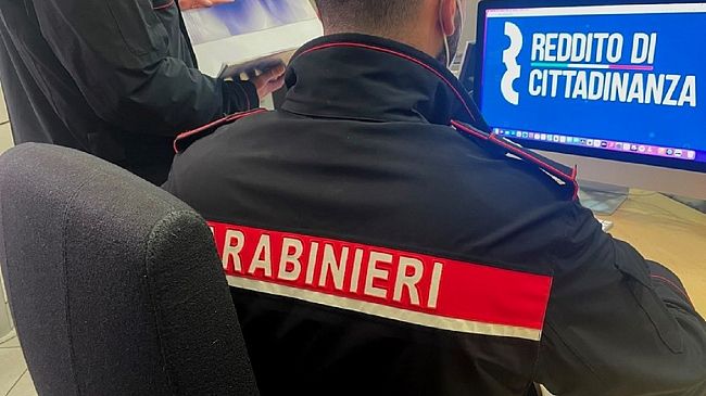 Percepisce ingiustamente il reddito di cittadinanza, denunciato dai Carabinieri