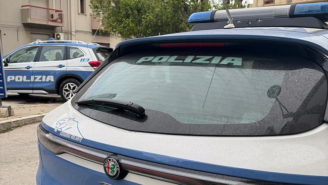 Alcamo, ruba cinque spazzolini elettrici: bloccato e denunciato dalla Polizia
