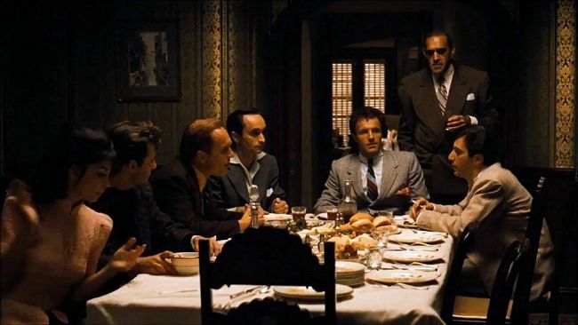Ultime della sera: “Tutti a cena da don Mariano”