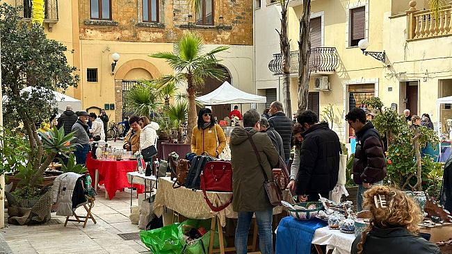 Mazara, domenica torna il mercatino dell'antiquariato