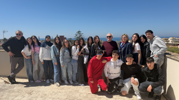 Mazara, gli studenti del “Ruggiero D’Altavilla” in visita  all’atelier di Giuseppe Modica