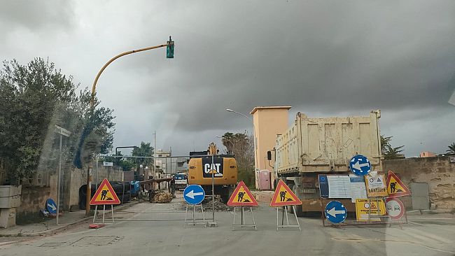 Mazara, Trasmazaro, tratto via Bessarione chiuso per lavori. Disagi per cittadini ed esercenti  