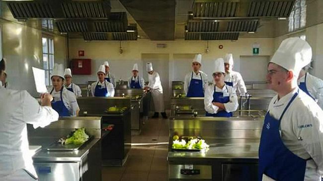 12 studenti della sezione cucina dell’Istituto Alberghiero di Erice  ad ALMA,  il più autorevole centro di formazione della Cucina Italiana a livello internazionale
