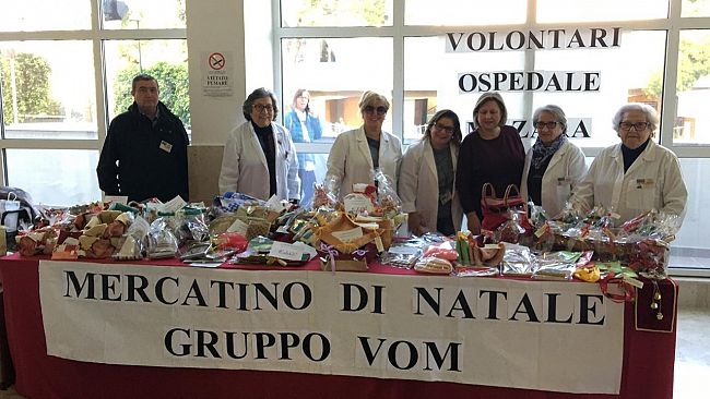 Cappella ospedale Mazara: grande apprezzamento della gente per il primo mercatino di Natale