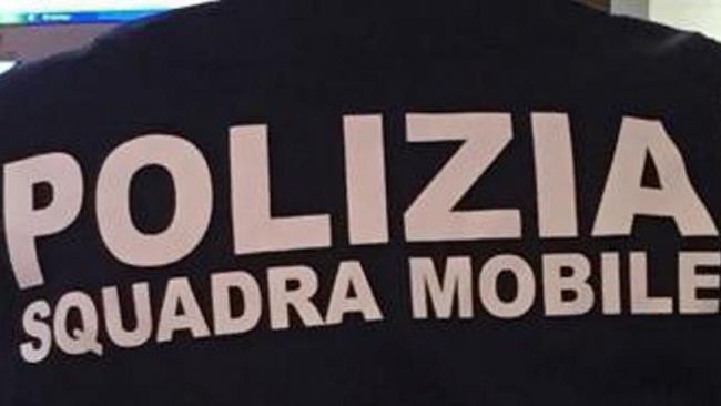 ​Violenza sessuale su una collega durante turni e visite, sospeso medico a Catania
