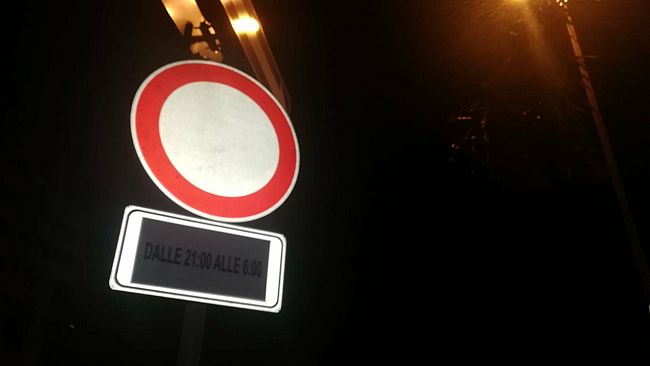 Erice, altro che divieto di transito: in piazza Pertini è sempre sabato sera