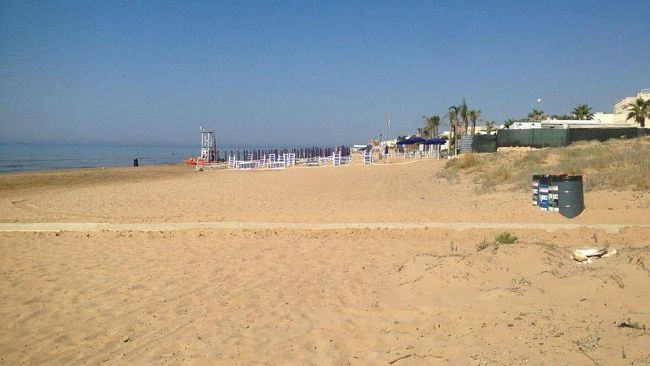 In corso le opere di posizionamento delle passerelle per l’accesso dei diversamente abili alla spiaggia di Tre Fontane