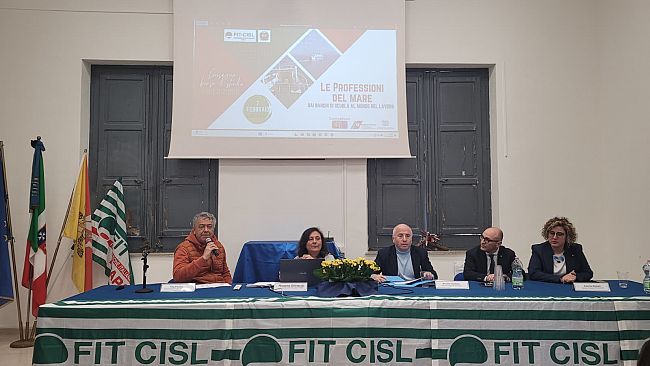 Trapani, consegnate borse di studio a 15 diplomati del Nautico 