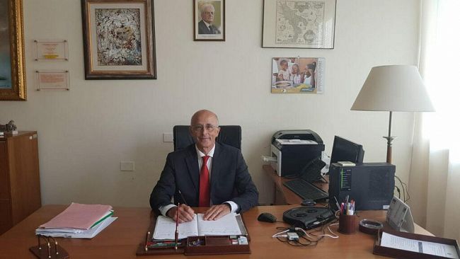 Il Preside di Industriale e Nautico Erasmo Miceli va in pensione 