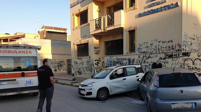 Mazara, incidente all’incrocio fra le vie Birtol e Cilea, nel quartiere Trasmazaro