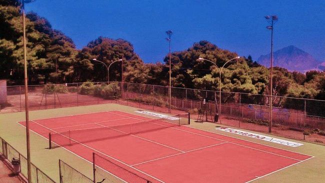 Valderice, vandalizzato il Circolo Tennis. Si cercano i responsabili
