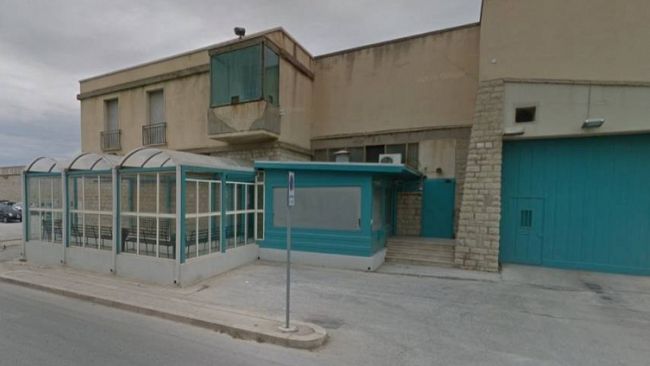 ​Carcere di Trapani. Detenuto appicca incendio in cella, intossicati tre agenti intervenuti