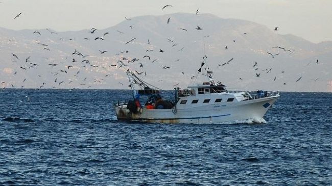 cristaldi-situazione-allarmante-non-e-concepibile-che-i-nostri-pescatori-siano-aggrediti