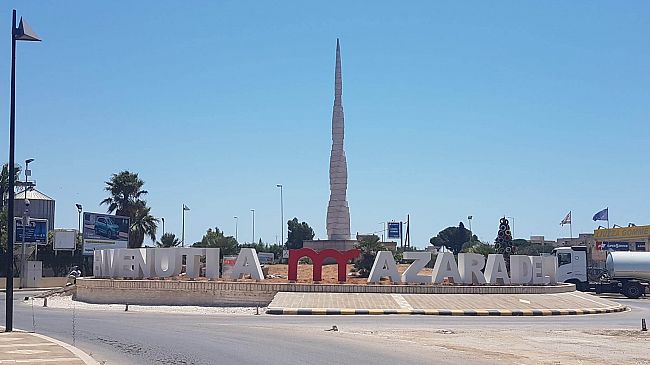 Scritta di benvenuto all’ingresso della Città. Ecco i particolari 
