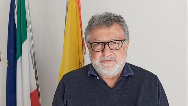 Favignana, ripetuti attacchi e insulti in Consiglio comunale, il sindaco abbandona l'aula