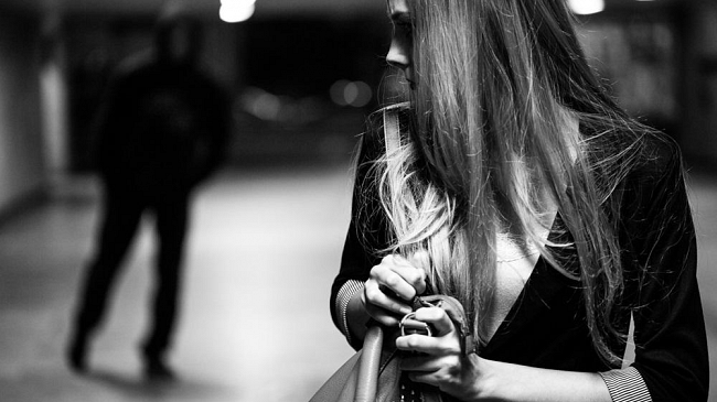Mazara, macedone perseguita una donna per mesi. La Polizia gli ordina  di non avvicinarsi alla vittima