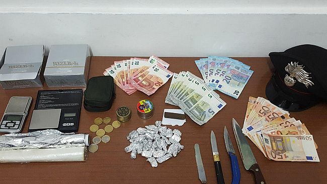Trapani, i carabinieri arrestano un giovane sorpreso con la droga in casa