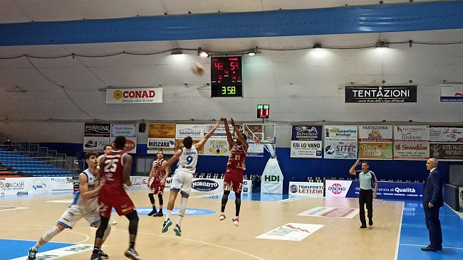Pallacanestro Trapani espugna Capo d’Orlando: il derby è granata!