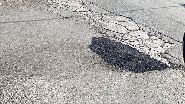 Alcamo, sistemata la buca tra via Berlinguer e via Balduino