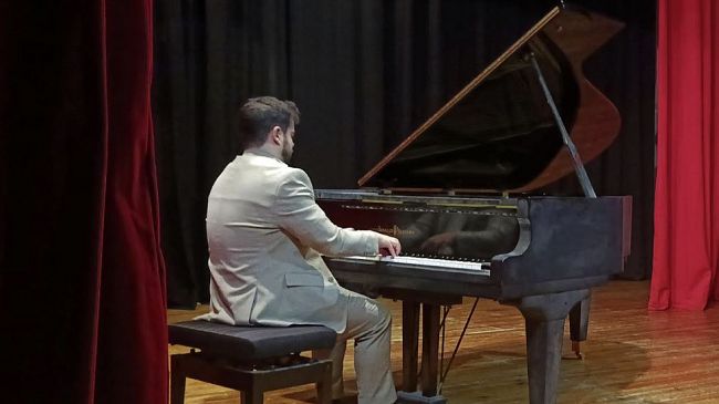 Il Romanticismo rivive al Sollima con il pianista Tuccia