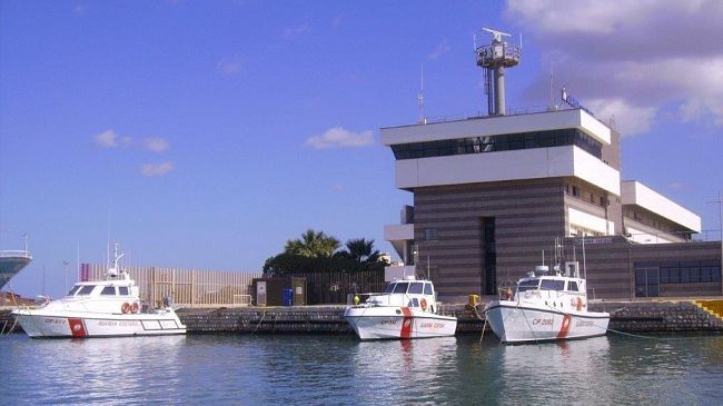Ammaraggio di emergenza in mare. Esercitazione complessa della Guardia Costiera nelle acque antistanti il porto di Mazara del Vallo