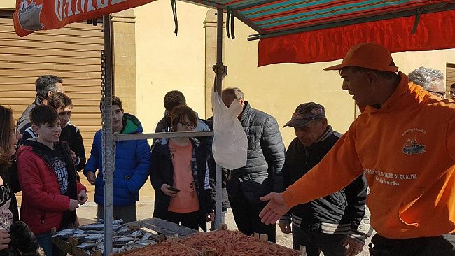 Studenti della Pirandello incontrano operatore della piccola pesca di Mazara
