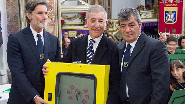 Donato un defibrillatore al Comune