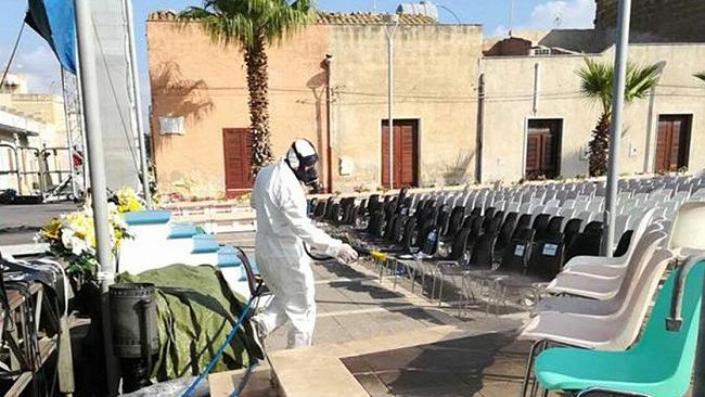 Borgata Costiera, inviati dal Comune operatori per la disinfestazione di piazza del Popolo