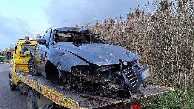 Incidente sulla SS115 Mazara-Campobello: auto investe due asini
