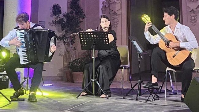 Mazara, gran successo per il concerto del “Vivacidate trio” organizzato dagli 