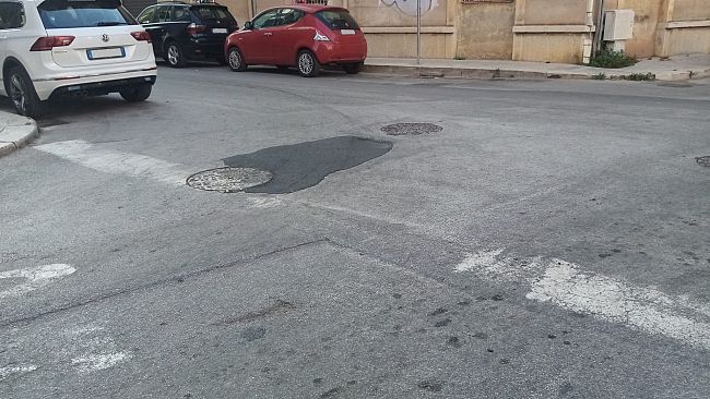 ​Trapani, riparazione da record all'incrocio delle vie Alcamo e Lonero