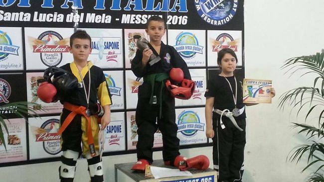 CAMPOBELLO – Le congratulazioni del sindaco Castiglione al giovanissimo atleta campobellese Vito Passanante, campione italiano di kickboxing