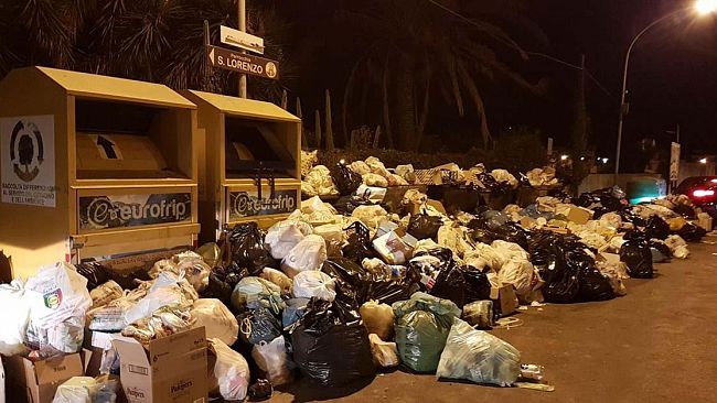 VIDEO – Mazara, i “tasci” della munnizza fuori orario e altro…