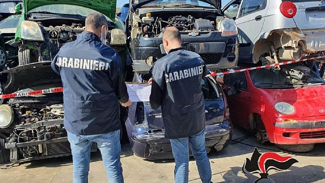 Carabinieri forestali scoprono una discarica abusiva a Mazara