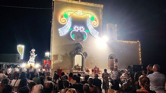 Il Festino di San Vito è entrato nel vivo: la tradizionale processione la scorsa notte e oggi il grande corteo storico