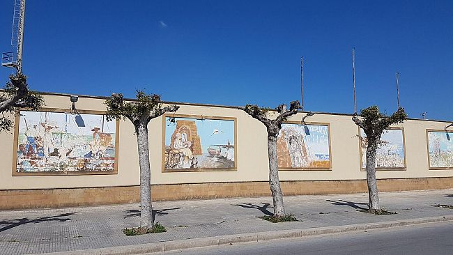 Mazara, nuovo murales nel muro dello stadio. Ma gli storici 7 murales rimangono degradati e abbandonati