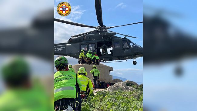 Esercitazione congiunta di successo tra l'82° Centro SAR e il CNSAS per il soccorso in ambienti impervi