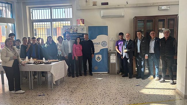 Acqua pura, futuro sostenibile: il Rotary Club Marsala  porta FREE WATER nella sede IPC dell’Istituto Damiani 