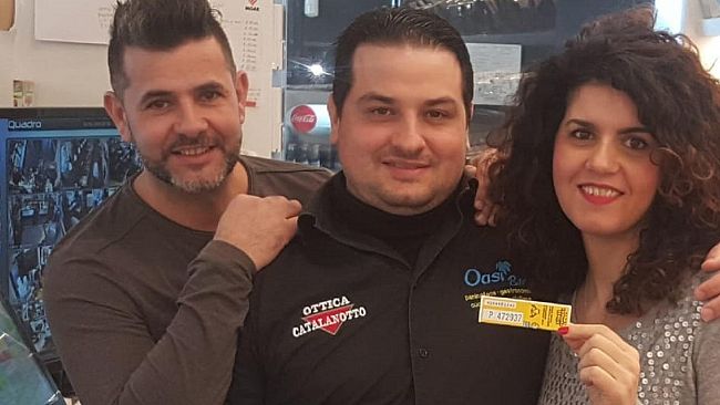 Venduto al bar Oasi di Castelvetrano il tagliando da 50mila euro della Lotteria Italia. Caccia alla seconda rivendita