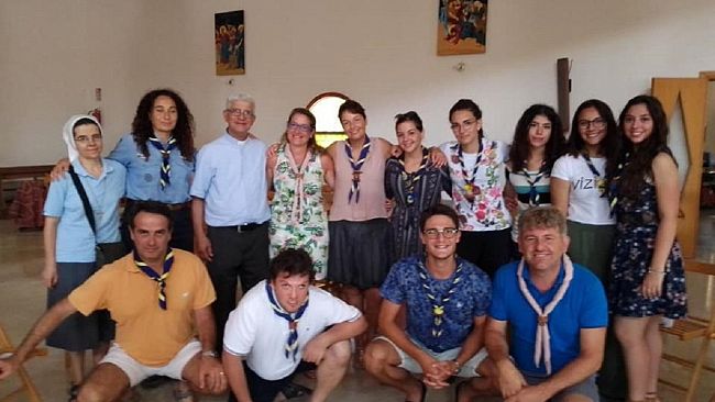Piena solidarietà a Don Meli per gli insulti subiti. Anche il gruppo scout Castelvetrano a sostegno