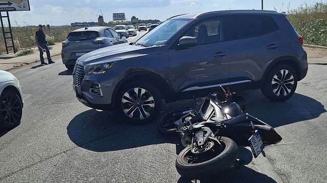 Scontro moto-auto alle porte di Trapani: 19enne in ospedale