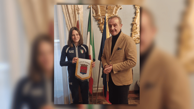 Ricevuta a Palazzo d'Alì la nuotatrice Emanuela Pietrarossa