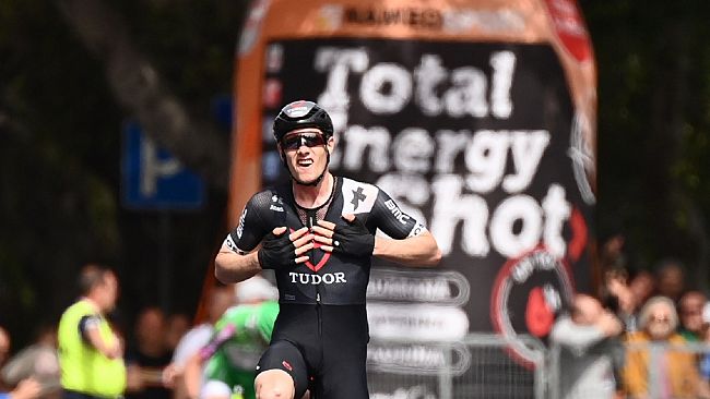 Joel Suter vince la terza tappa del Giro di Sicilia 