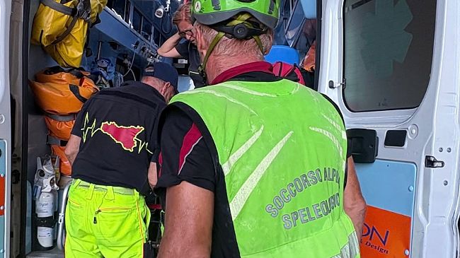 Malore per una 33enne allo Zingaro, trasportata in ambulanza all'ospedale di Alcamo