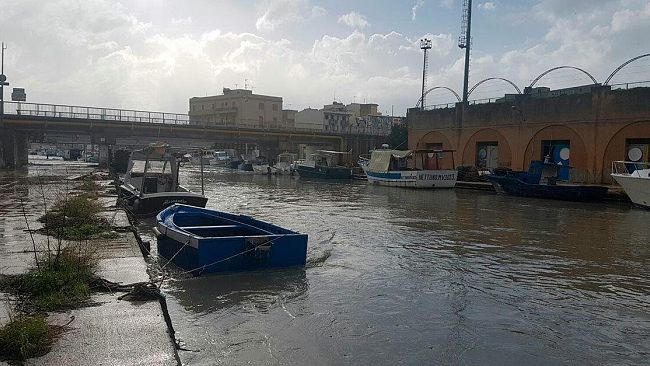 VIDEO – Mazara, esondazione del fiume Mazaro. Il disagio dei pescatori
