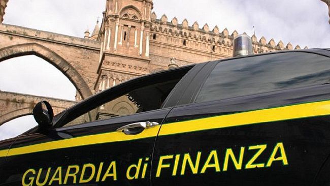 Nove arresti per favoreggiamento immigrazione clandestina . Ai domiciliari un poliziotto castelvetranese